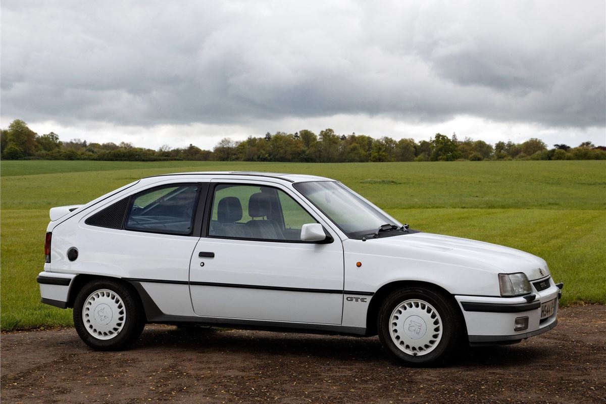 The Vauxhall Astra Gte Mk2 Specs That Still Impress - 880xaaj