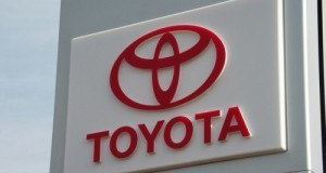 Toyota sells 100,000 green vehicles