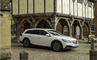 Vauxhall Insignia Country Tourer 2014 Road Test Road