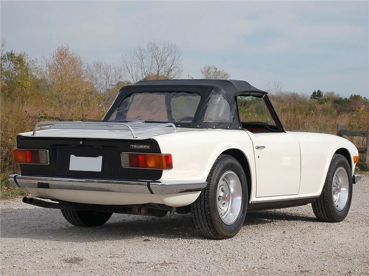 Triumph%20TR6%20(2).jpg