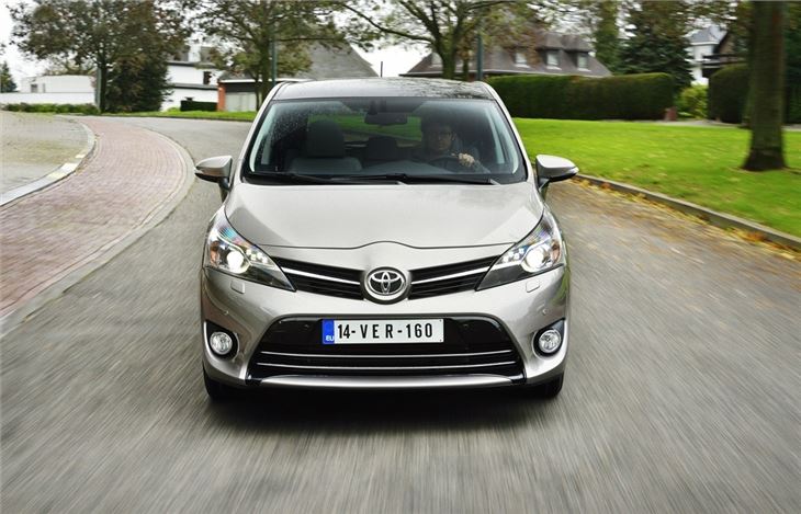 toyota verso road test #7