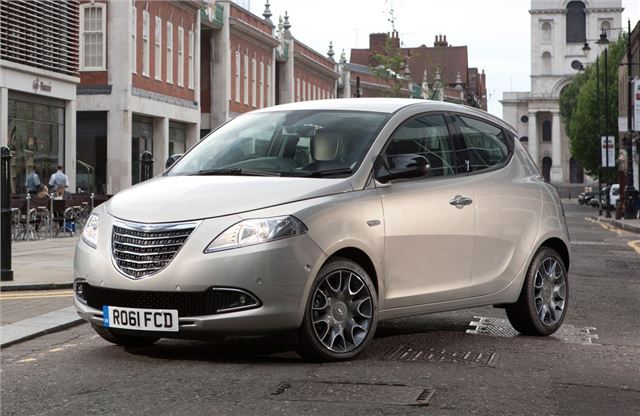 Chrysler~Ypsilon~(7).jpg