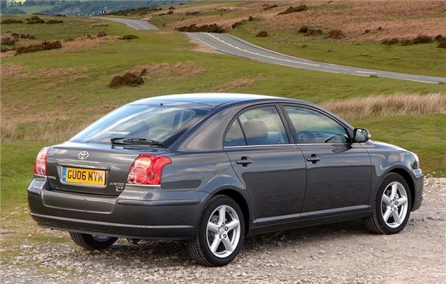 toyota avensis 2006 road test #1