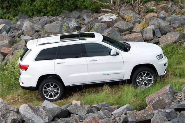 How much does a 2011 jeep grand cherokee weight