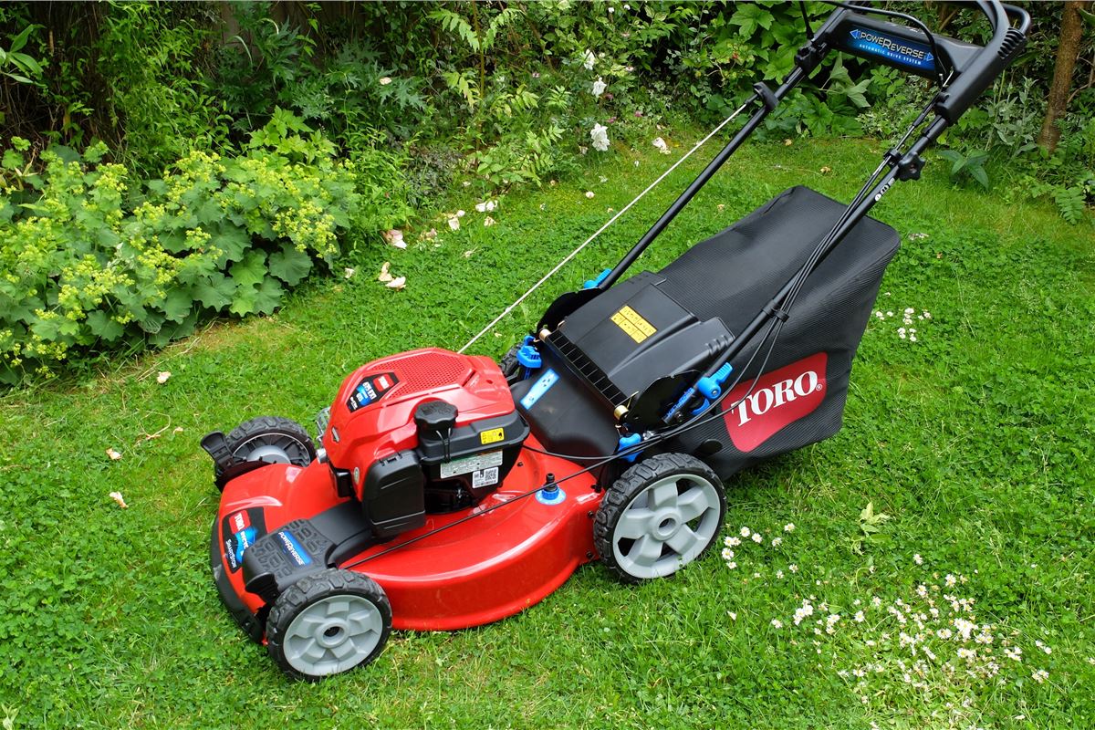 Toro lawn mower online water hose connection