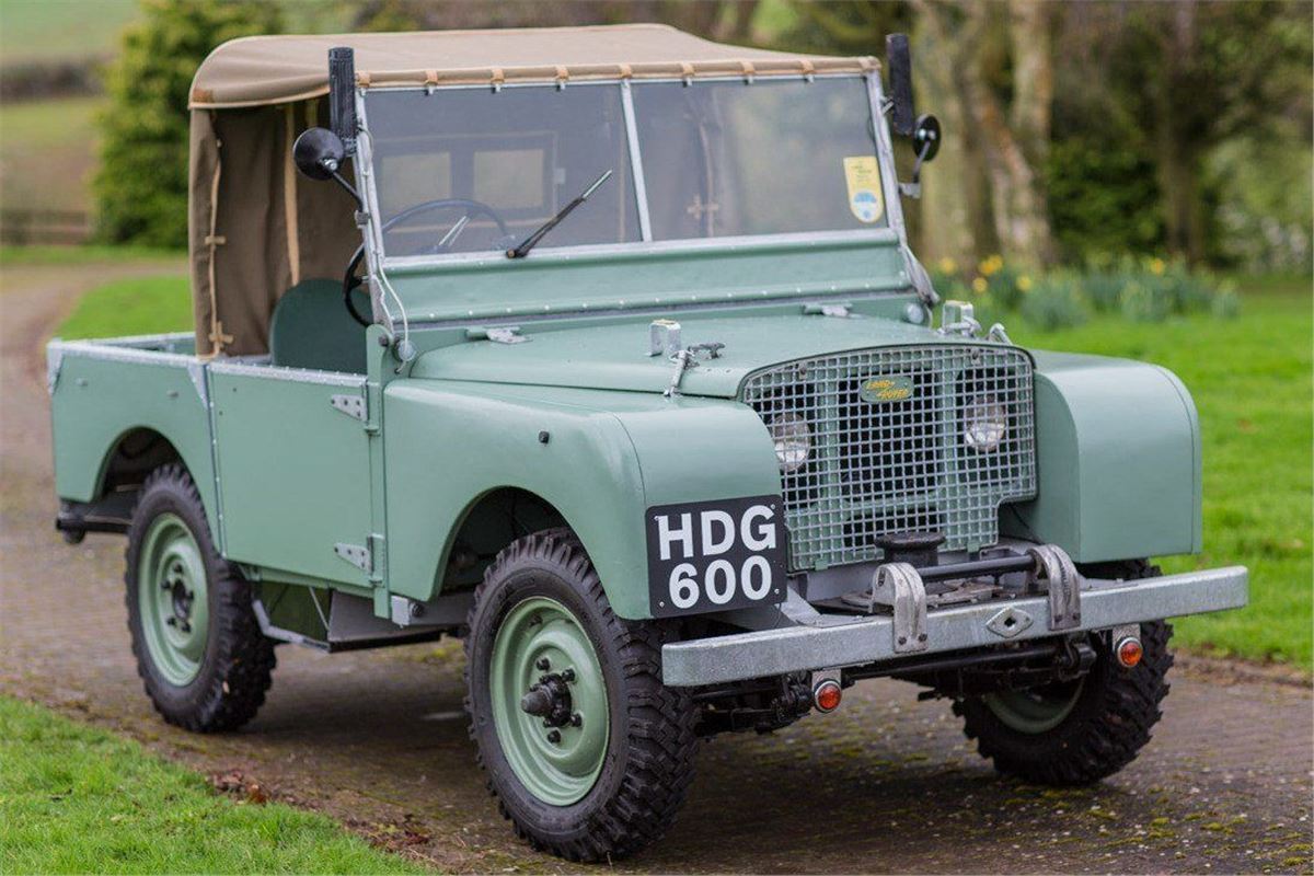 Land Rovers Storm Ahead At Resto Show Sale 