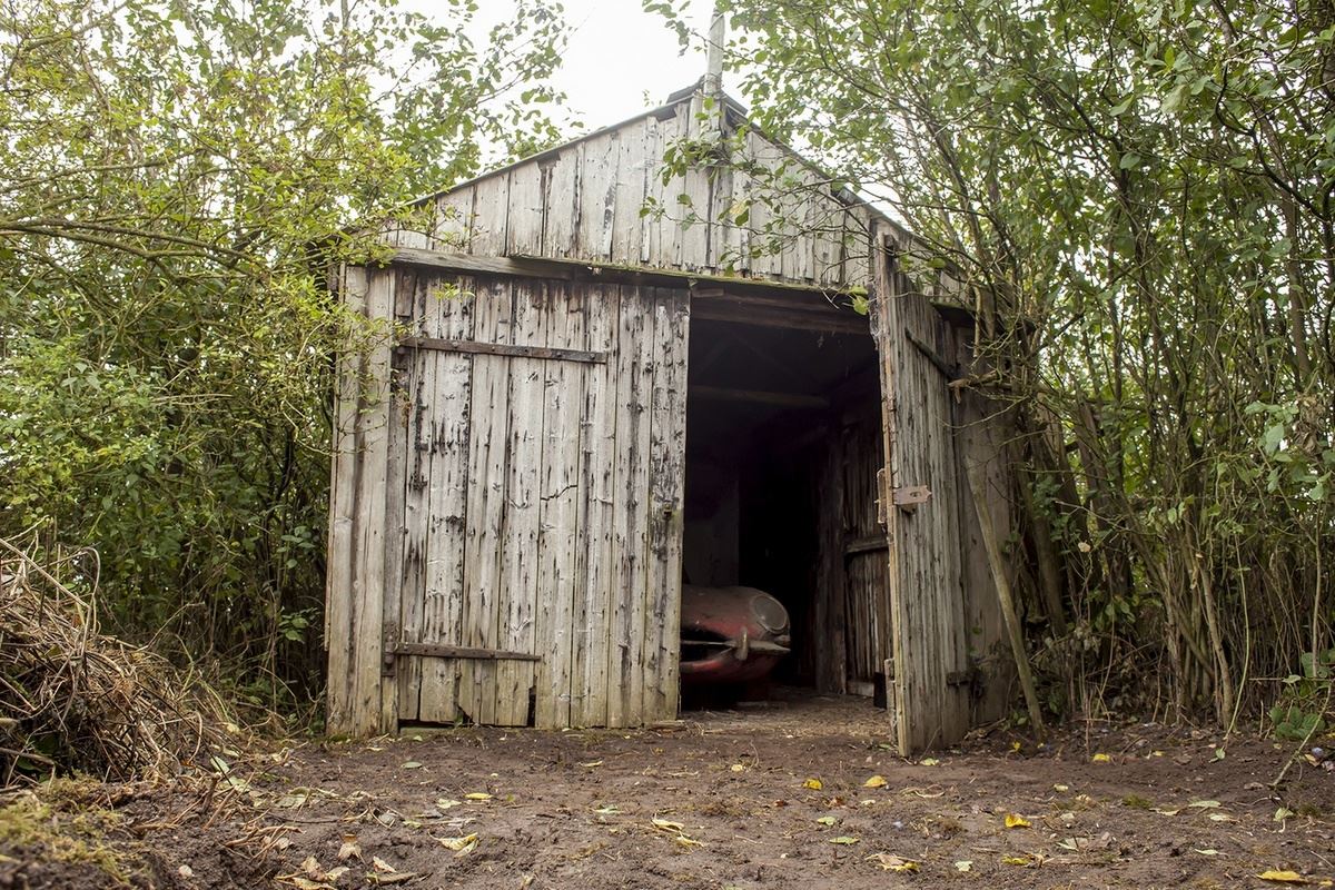 Gallery: Barn find E-type | | Honest John