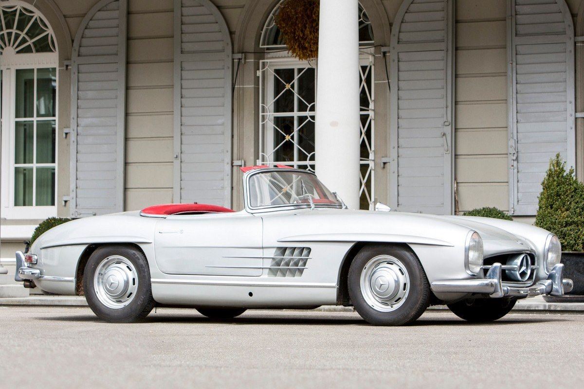 Mercedes-Benz 300SL Roadster makes £970,271 at Spa Classic | | Honest John