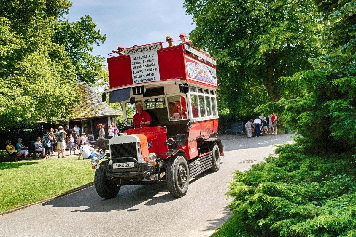 Beaulieu S Veteran Bus Celebrates 40th Anniverssary