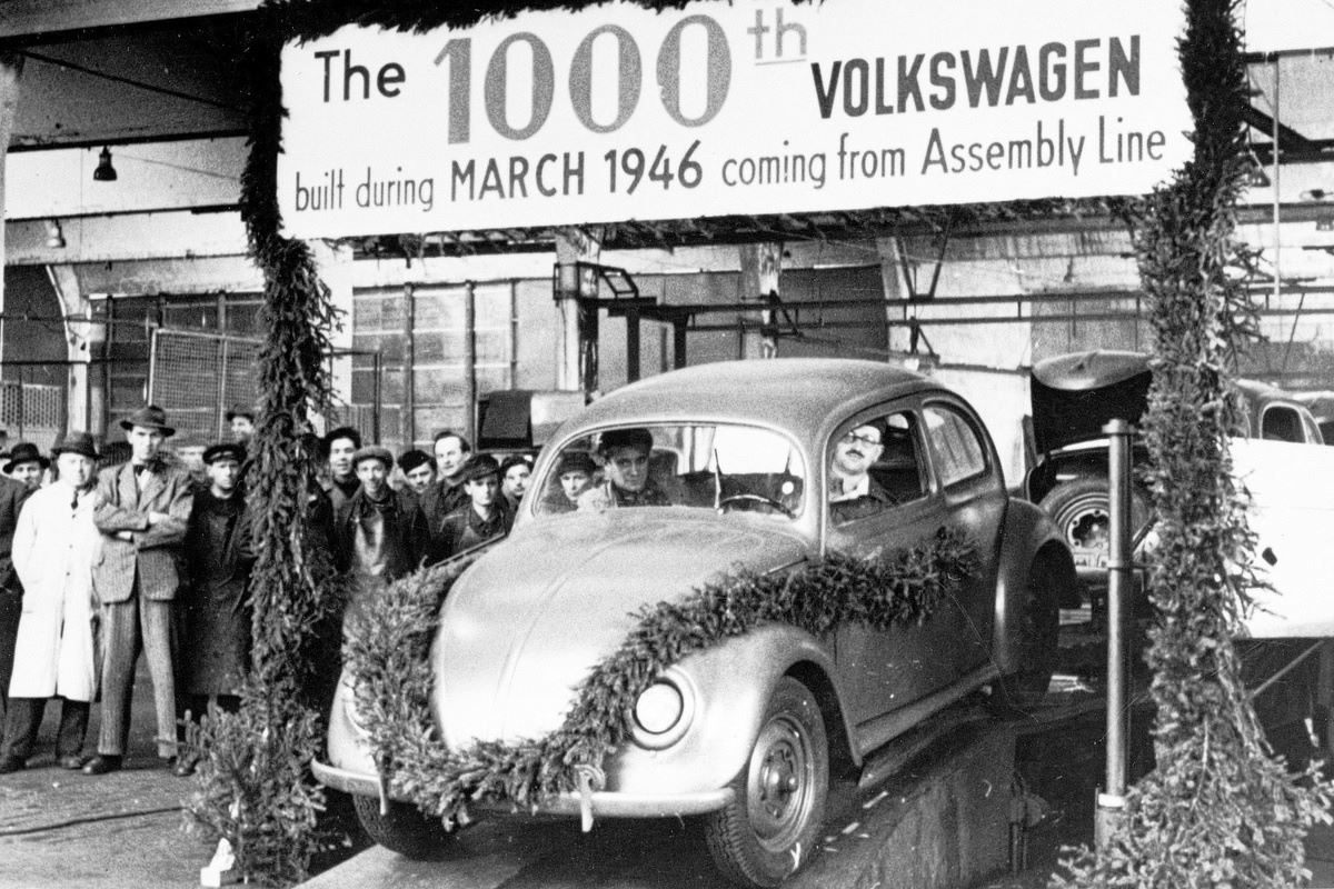 archive-pictures-from-the-day-the-uk-signed-over-control-of-vw