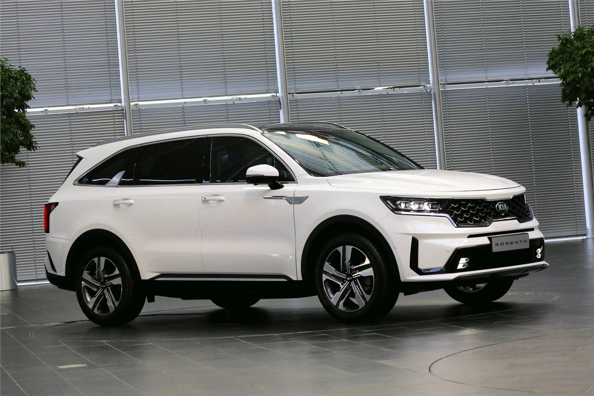 2020 Kia Sorento revealed: large SUV goes upmarket | Motoring News ...