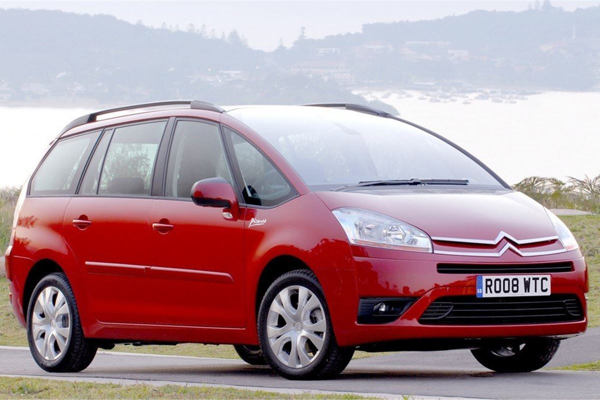 https://images.honestjohn.co.uk/imagecache/file/crop/1200x800/media/3388110/Citroen--Grand--C4--Picasso--(1).jpg