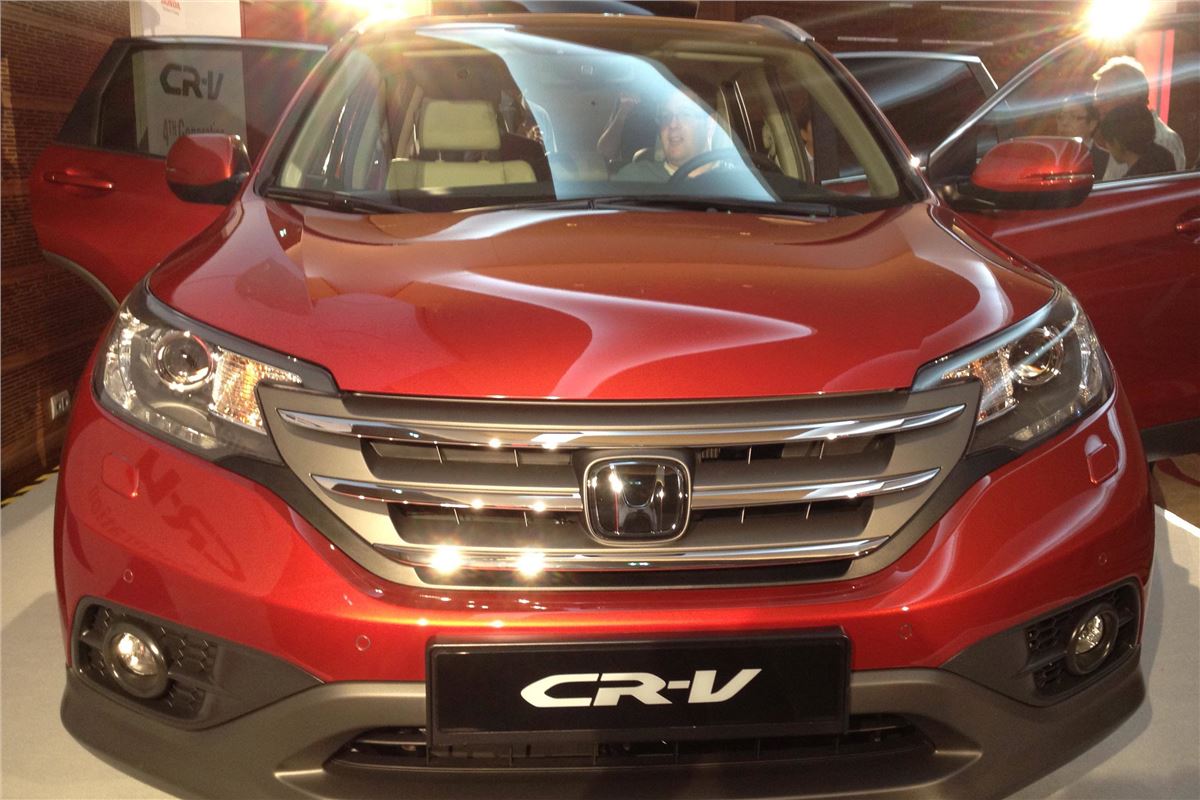 Honda история. Honda CR-V 2013. Honda CRV 2013. Honda CRV 2013 красная. Honda CR-V 2013 Hybrid.