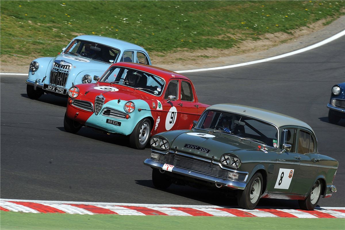 Great touring. Хисторик рейсинг. Goodwood Raceway. Cap historic Racing ´12. Historic Racing support.