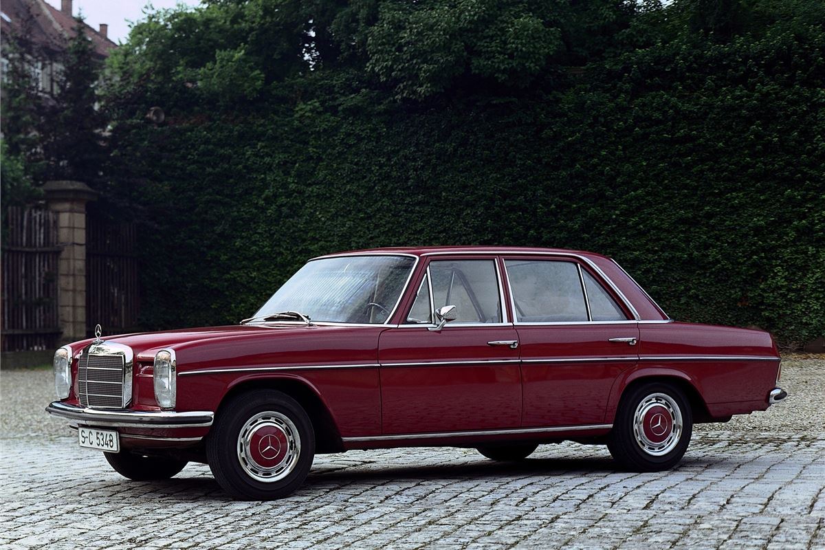 Mercedes Benz~200~(1)