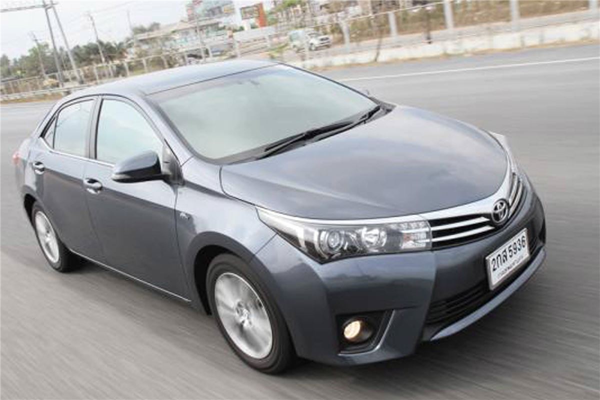 Toyota Corolla Altis 2014 - Car Review | Honest John
