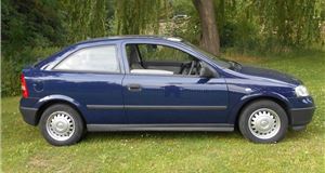 A Grand Monday: Vauxhall Astra 8v Envoy