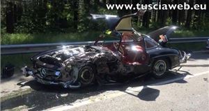 Mercedes-Benz gullwing crashes on the Mille Miglia