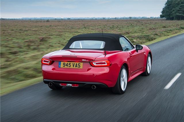 Review Fiat 124 Spider 16 18 Honest John