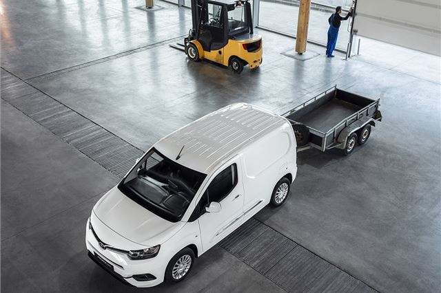 toyota proace city van price