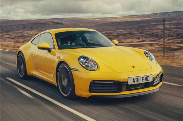 Порше 911 2019