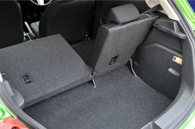 mazda demio boot cover