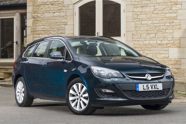 😲 My Opel Astra J Sports Tourer Masse Review: Honesty Is The Best Policy - fj9edzd