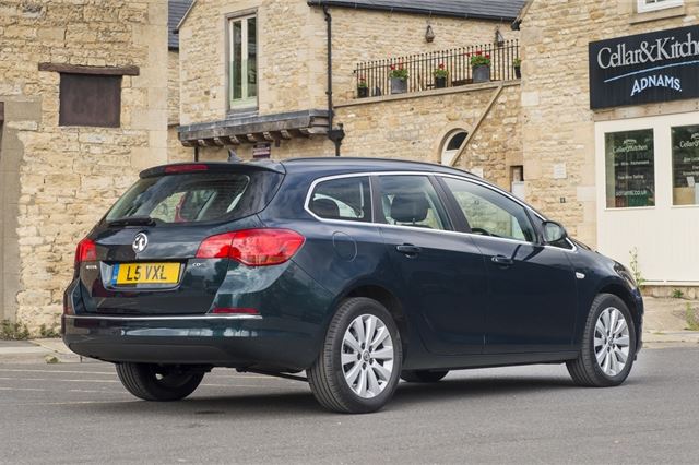 Review Vauxhall Astra Sport Tourer 10 16 Honest John