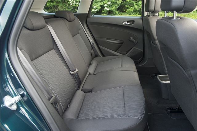 Review Vauxhall Astra Sport Tourer 10 16 Honest John