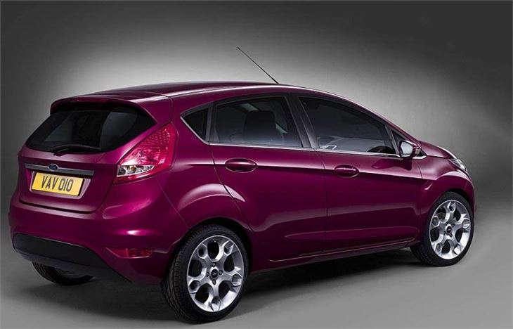 Купить новый Ford Fiesta 2017 года в кредит по выгодной цене