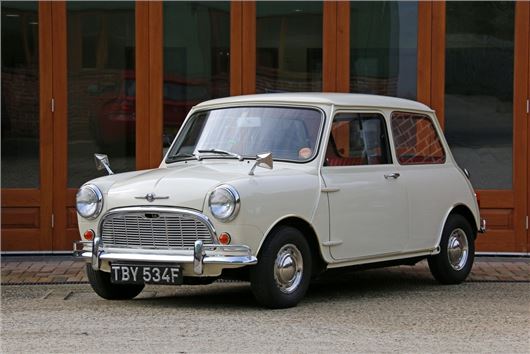 272-mile Mk1 Morris Minor-Mini Super De Luxe for sale | | Honest John