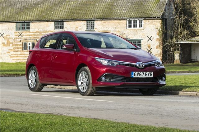 Toyota Auris 2013 - Car Review | Honest John