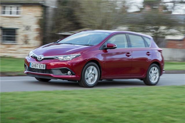 Toyota Auris 2013 - Car Review - Driving 