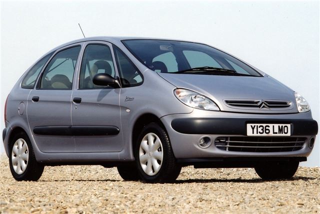 citroen xsara picasso front seat removal