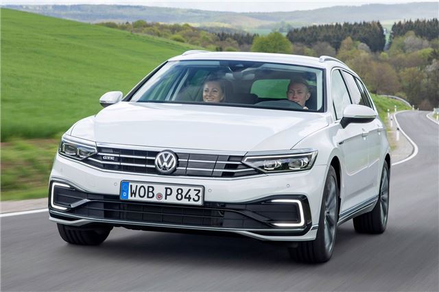 Volkswagen Passat Gte Estate 2019 Road Test Road Tests