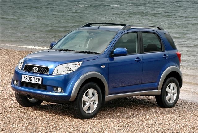 Daihatsu~Sirion~(2).jpg