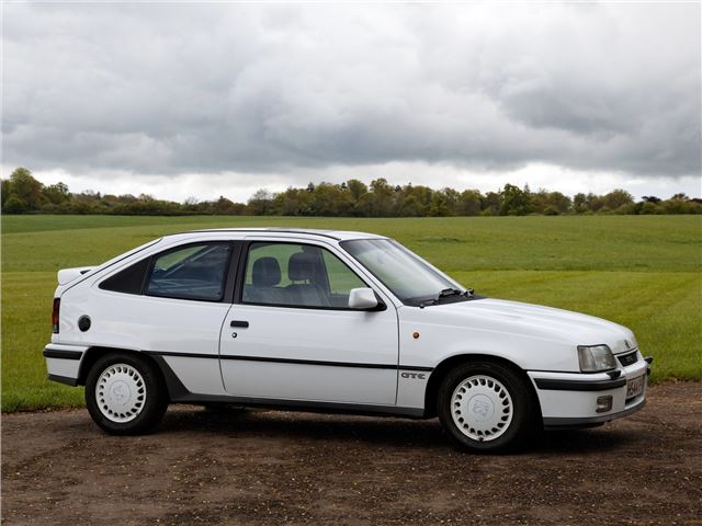 Vauxhall Astra Mk2 GTE/GTE 16V - Classic Car Review Honest John