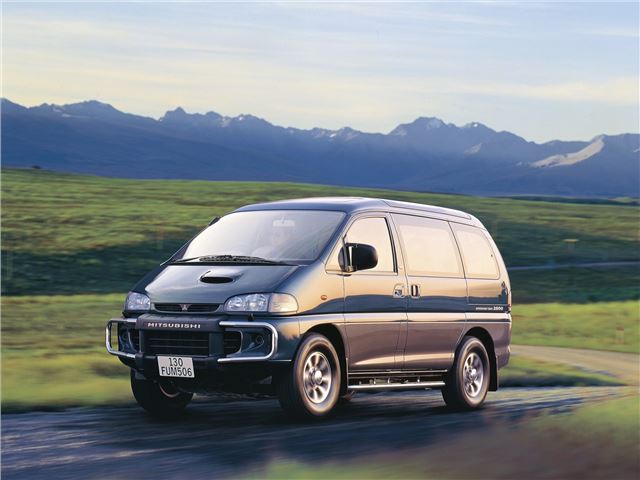 [Imagen: Mitsubishi%20Delica%20(2).jpg]